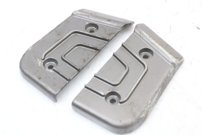 photo de PAR DE APOYAPIÉS TRASEROS TNT MOTOR GRIDO 2T 50 (2010 - 2019) - Otra perspectiva