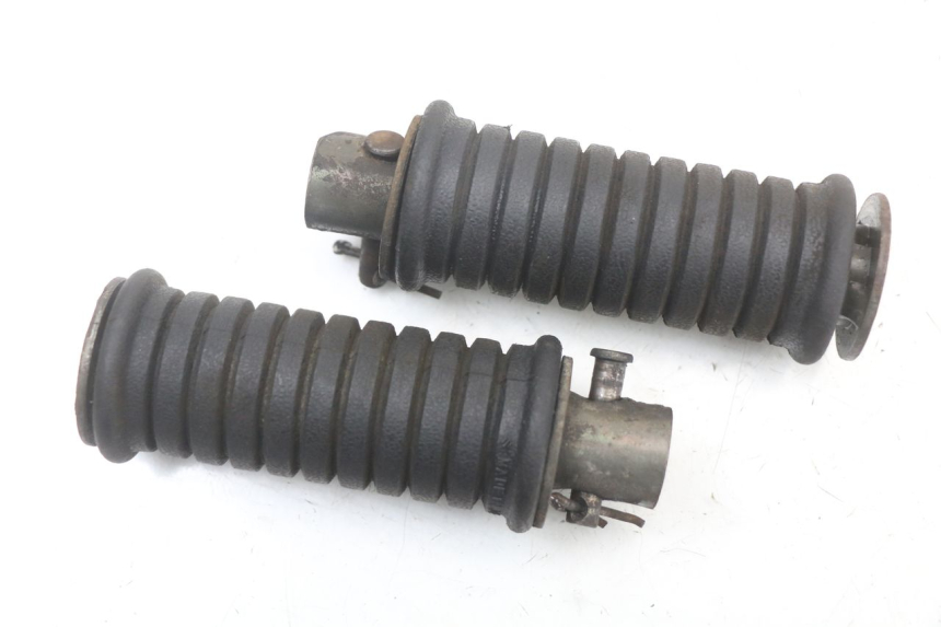 photo de PAR REPOSAPIES TRASERA SUZUKI GSX E 250 (1982 - 1983) - Vista principal