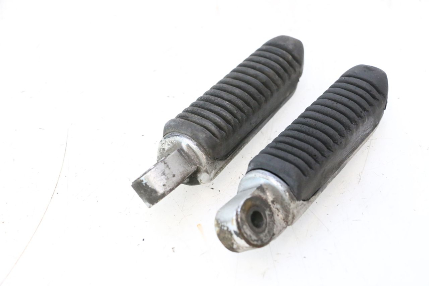 photo de PAR REPOSAPIES TRASERA SUZUKI GSX F GSXF 750 (1988 - 1998) - Zoom estado de uso