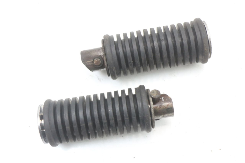 photo de PAR REPOSAPIES TRASERA SUZUKI GZ MARAUDER 125 (1998 - 2004) - Vista principal