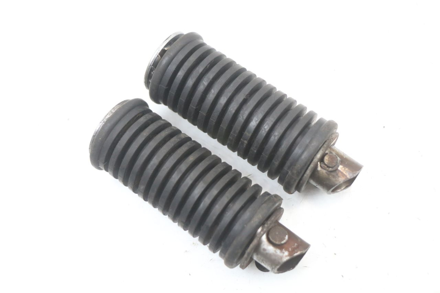 photo de PAR REPOSAPIES TRASERA SUZUKI GZ MARAUDER 125 (1998 - 2004) - Zoom estado de uso