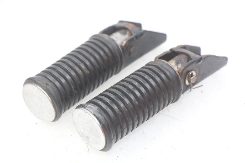 photo de PAR DE APOYAPIÉS TRASEROS KEEWAY HURRICANE 50 (2006 - 2019) - Vista principal