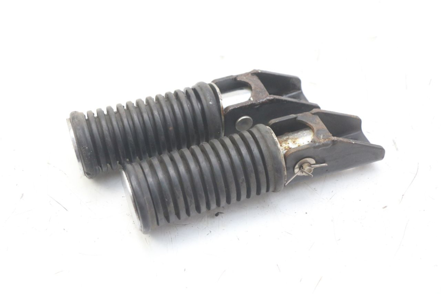 photo de PAR DE APOYAPIÉS TRASEROS KEEWAY HURRICANE 50 (2006 - 2019) - Vista principal