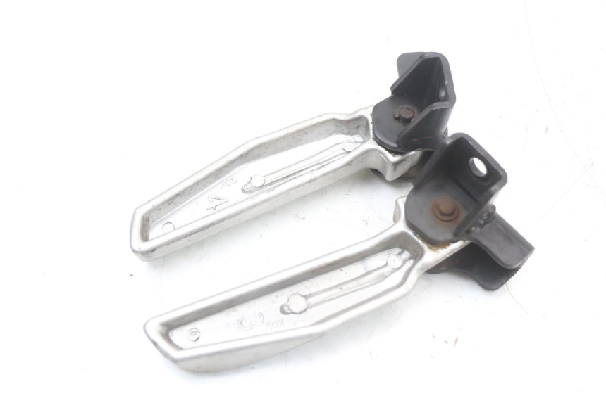 photo de PAR DE REPOSAPIÉS TRASEROS SYM JET 14 4T 50 (2018 - 2022) - Zoom estado de uso