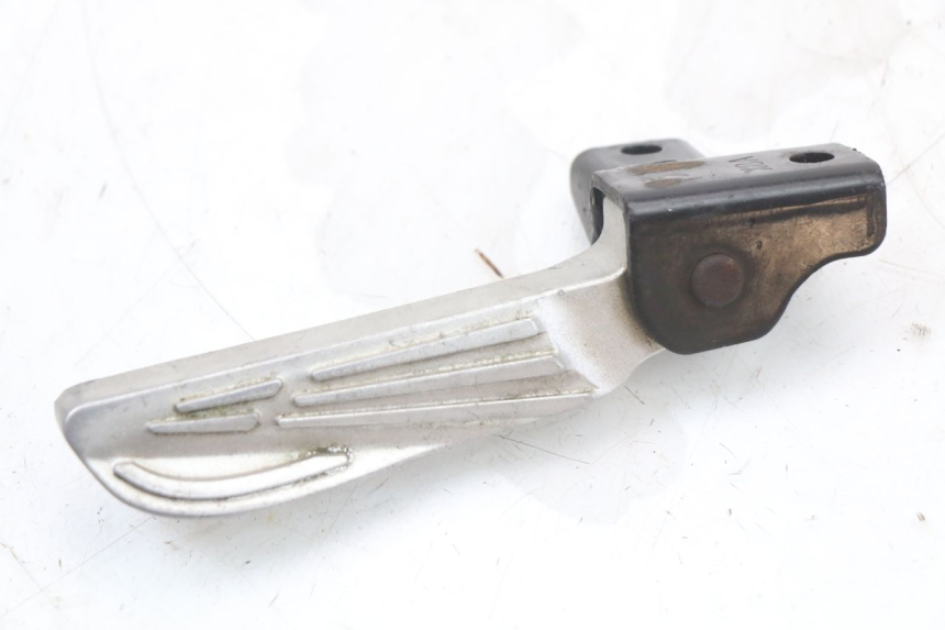 photo de PAR DE REPOSAPIÉS TRASEROS SYM JET 14 4T 50 (2018 - 2022) - Detalles de los puntos de fijación