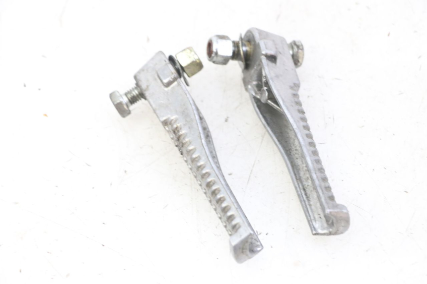 photo de PAR REPOSAPIES TRASERA PEUGEOT JET FORCE CARBU 50 (2003 - 2016) - Otra perspectiva