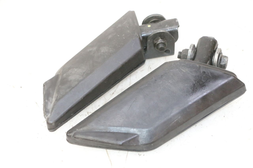 photo de PAR DE REPOSAPIÉS TRASEROS PEUGEOT KISBEE 2T 50 (2010 - 2017) - Otra perspectiva