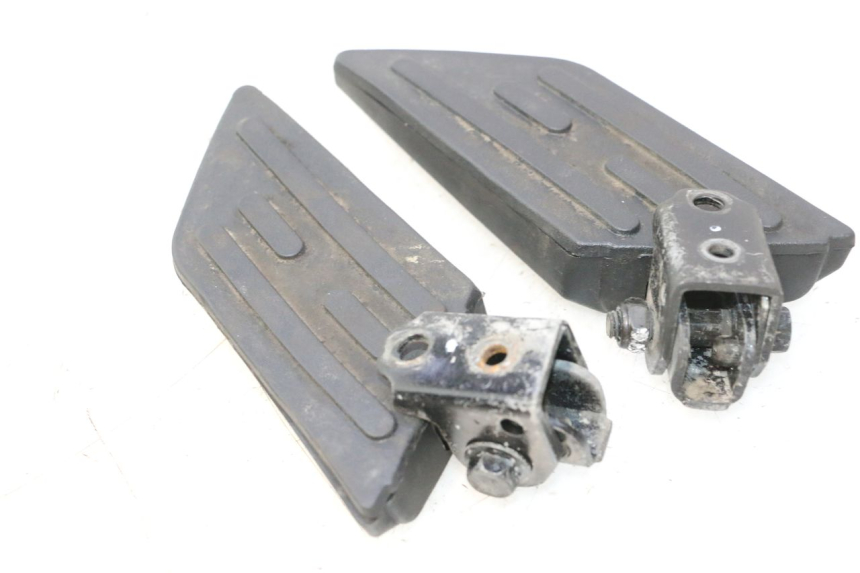 photo de PAR DE REPOSAPIÉS TRASEROS PEUGEOT KISBEE 2T 50 (2010 - 2017) - Detalle de la pieza