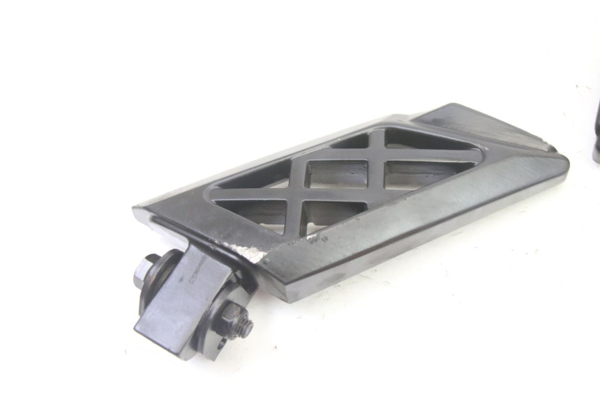 photo de PAR DE APOYAPIÉS TRASEROS PEUGEOT KISBEE 4T 50 (2018 - 2022) - Vista general del producto