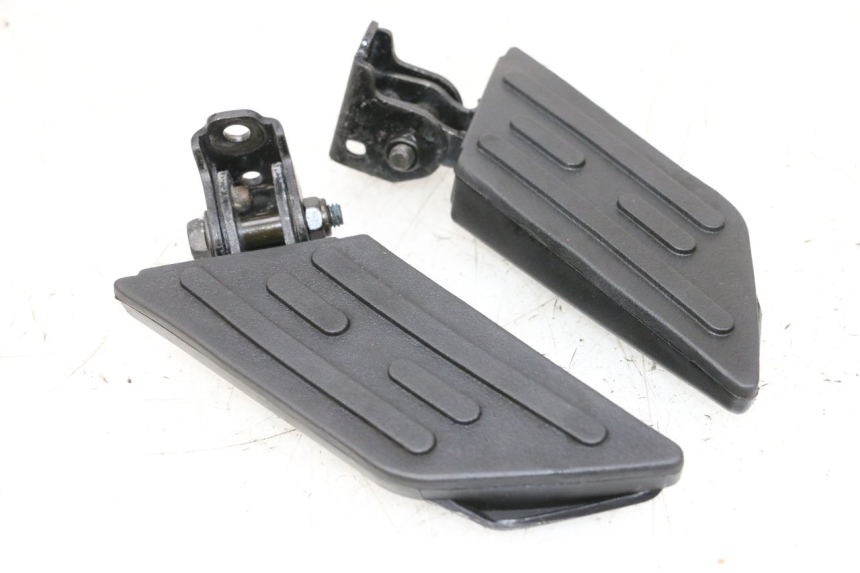 photo de PAR DE REPOSAPIÉS TRASEROS PEUGEOT KISBEE 4T 50 (2010 - 2017) - Vista principal