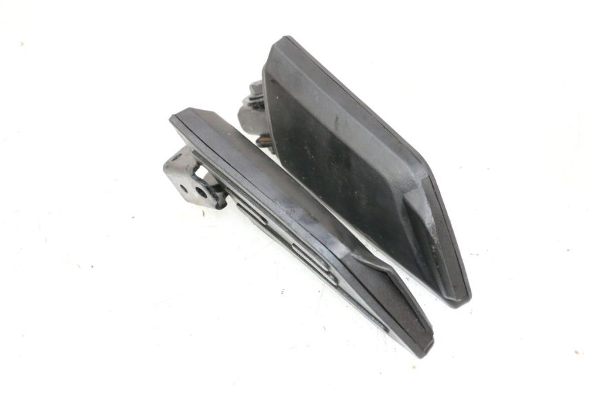 photo de PAR DE REPOSAPIÉS TRASEROS PEUGEOT KISBEE 4T 50 (2010 - 2017) - Zoom estado de uso