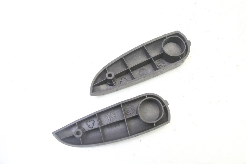 photo de PAR REPOSAPIES TRASERA PIAGGIO LIBERTY 4T 50 (2009 - 2015) - Zoom estado de uso