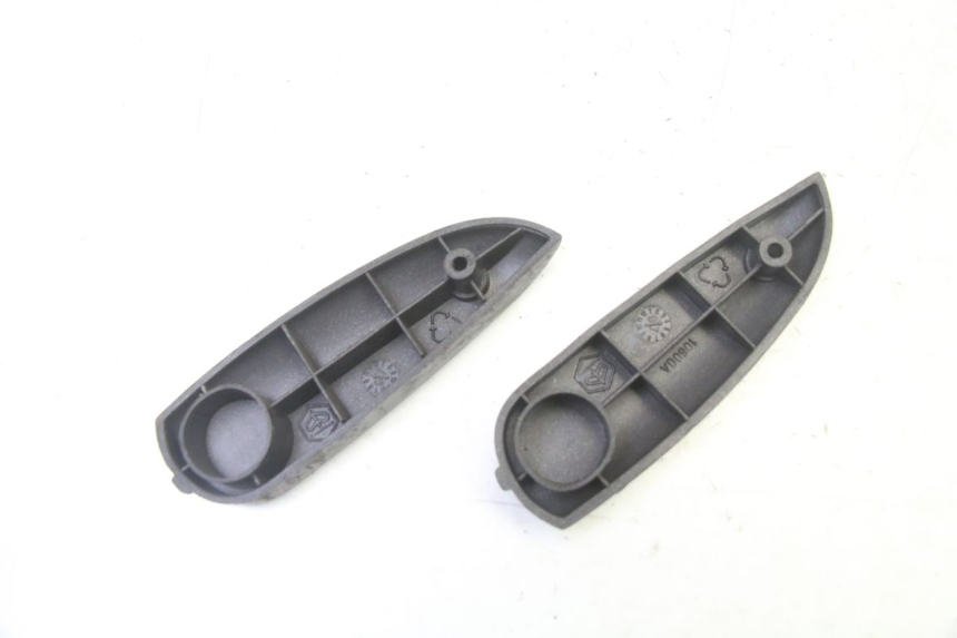 photo de PAR REPOSAPIES TRASERA PIAGGIO LIBERTY 4T 50 (2009 - 2015) - Otra perspectiva