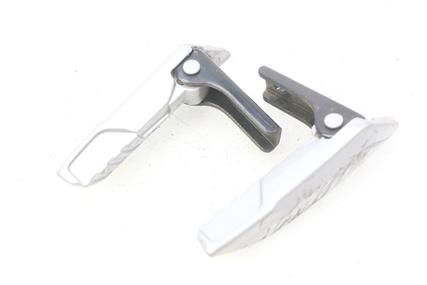 photo de PAR DE APOYAPIÉS TRASEROS PIAGGIO LIBERTY IGET 4T 50 (2015 - 2020) - Vista principal