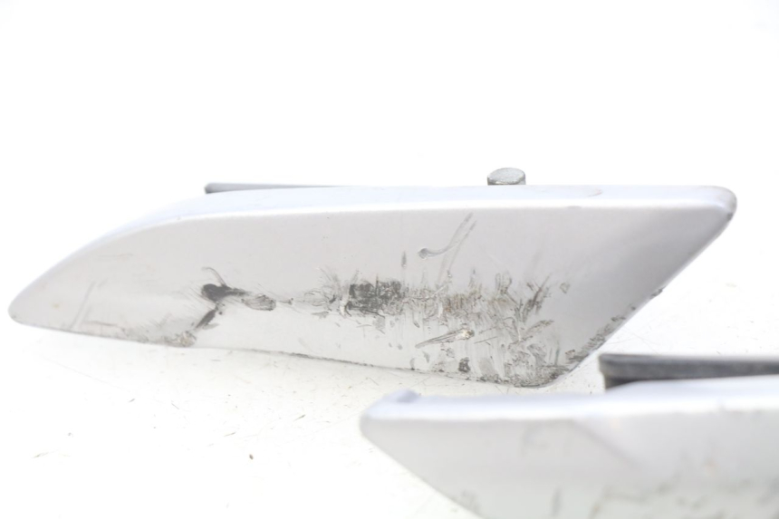 photo de PAR DE APOYAPIÉS TRASEROS PIAGGIO LIBERTY IGET 4T 50 (2015 - 2020) - Zoom estado de uso