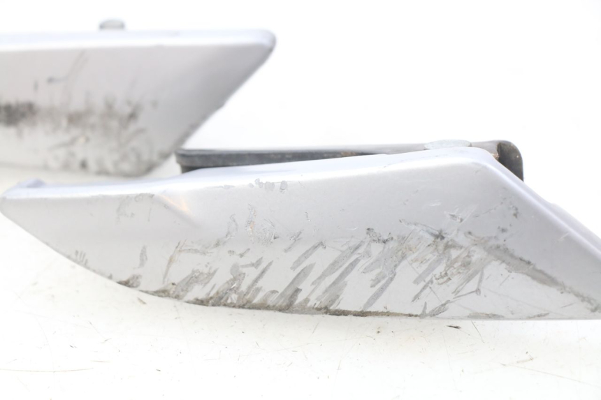 photo de PAR DE APOYAPIÉS TRASEROS PIAGGIO LIBERTY IGET 4T 50 (2015 - 2020) - Otra perspectiva