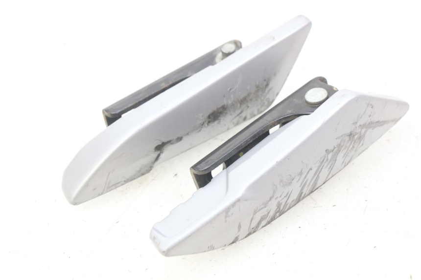 photo de PAR DE APOYAPIÉS TRASEROS PIAGGIO LIBERTY IGET 4T 50 (2015 - 2020) - Primer plano técnico