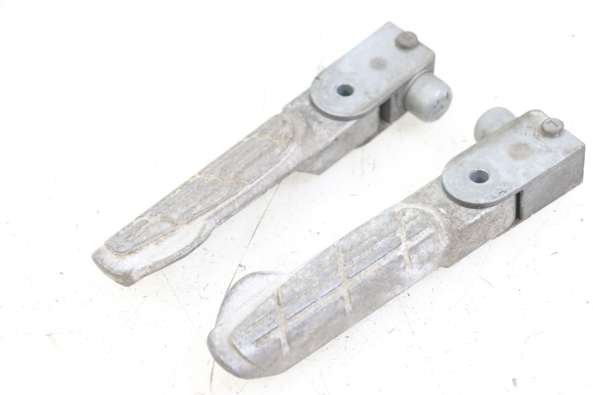 photo de PAR DE REPOSAPIÉS TRASEROS KYMCO LIKE 125 (2009 - 2016) - Vista principal