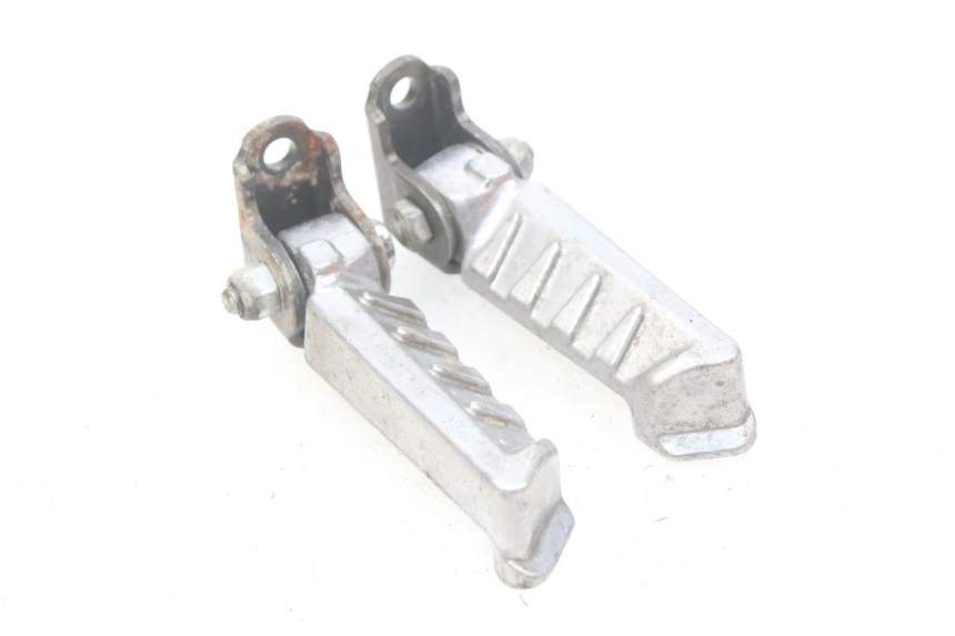 photo de PAR DE APOYAPIÉS TRASEROS PEUGEOT LUDIX BLASTER 50 (2006 - 2014) - Detalle de la pieza