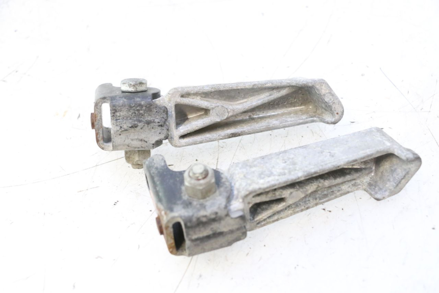 photo de PAR REPOSAPIES TRASERA PEUGEOT LUDIX ONE 50 (2004 - 2013) - Zoom estado de uso