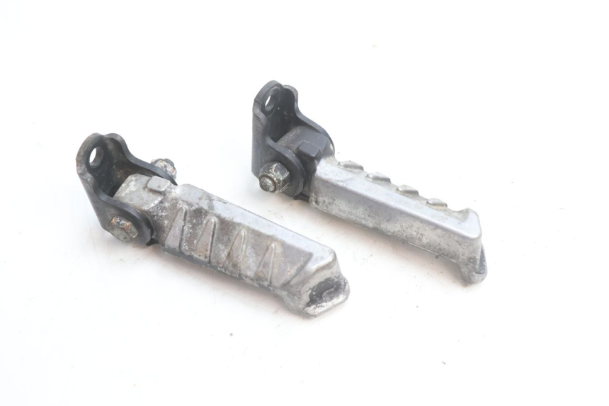 photo de PAR REPOSAPIES TRASERA PEUGEOT LUDIX ONE 50 (2004 - 2013) - Detalle de la pieza