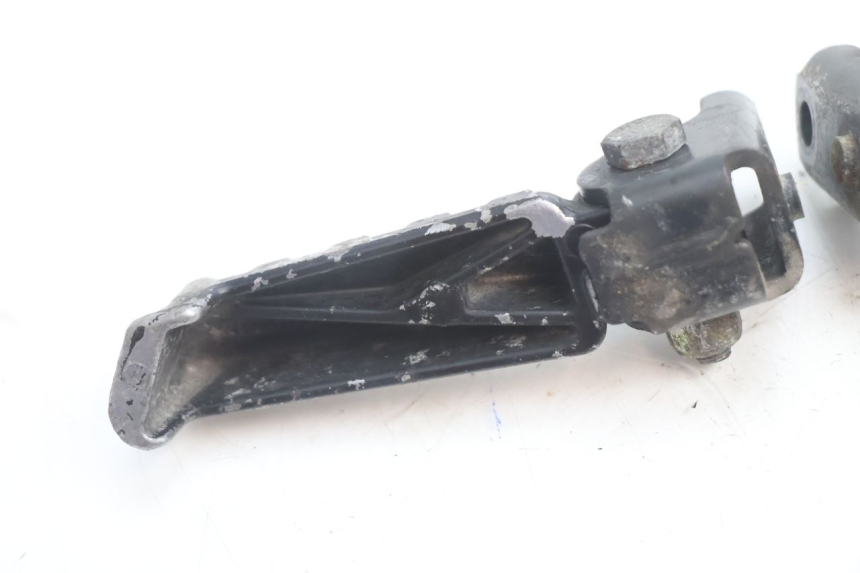 photo de PAR REPOSAPIES TRASERA PEUGEOT LUDIX ONE 50 (2004 - 2013) - Primer plano técnico