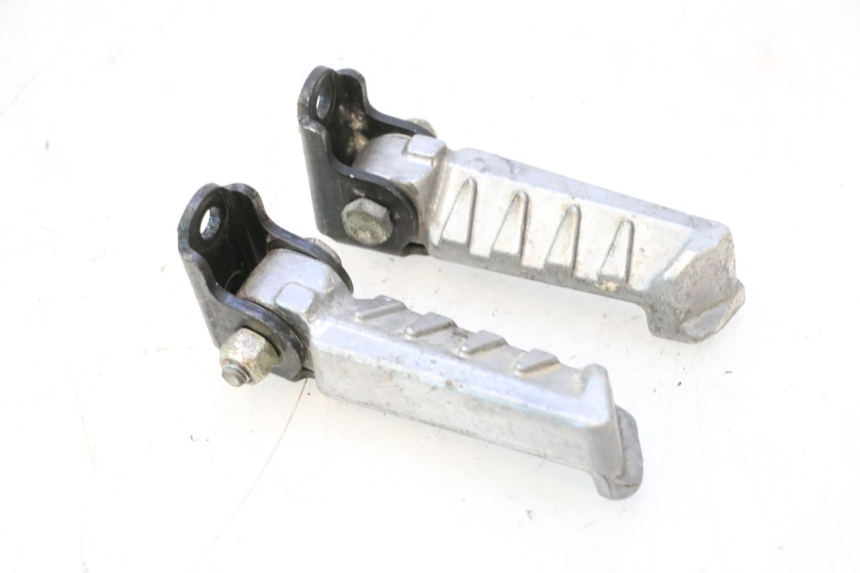 photo de PAR REPOSAPIES TRASERA PEUGEOT LUDIX ONE 50 (2004 - 2006) - Vista general del producto