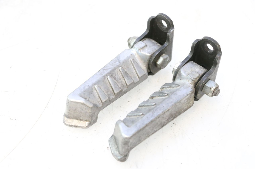 photo de PAR DE APOYAPIÉS TRASEROS PEUGEOT LUDIX SNAKE 2T 50 (2004 - 2014) - Vista principal