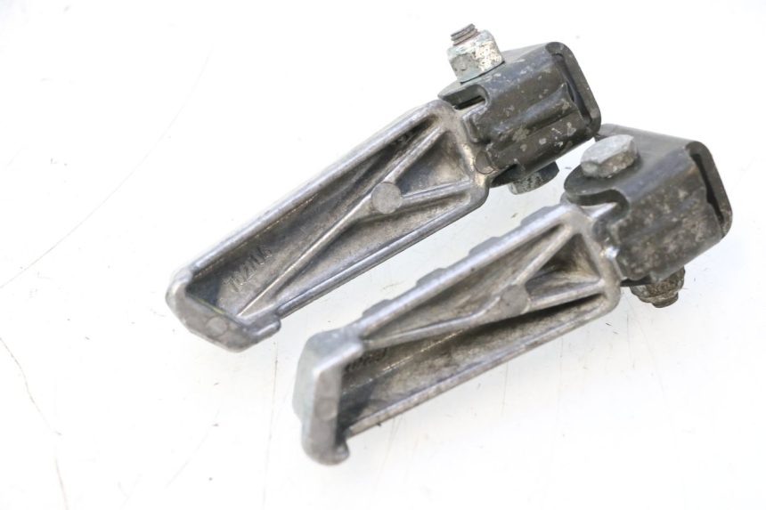 photo de PAR DE APOYAPIÉS TRASEROS PEUGEOT LUDIX SNAKE 2T 50 (2004 - 2014) - Zoom estado de uso