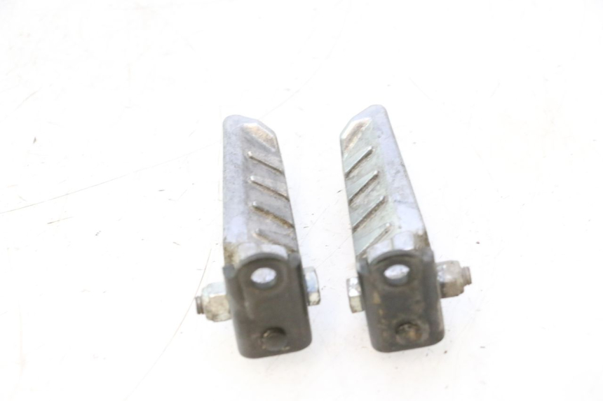 photo de PAR DE APOYAPIÉS TRASEROS PEUGEOT LUDIX SNAKE 2T 50 (2004 - 2014) - Otra perspectiva