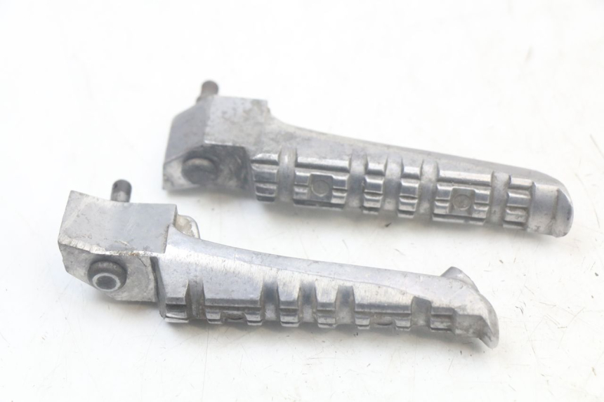 photo de PAR REPOSAPIES TRASERA MBK MACH G AC 50 (2002 - 2014) - Otra perspectiva