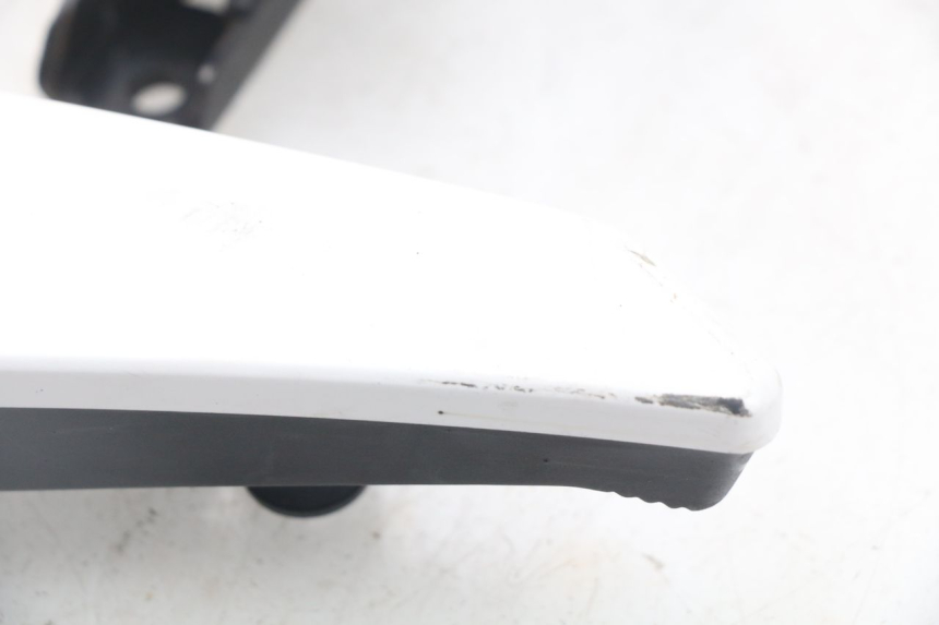 photo de PAR REPOSAPIES TRASERA MBK MW TRYPTIK 125 (2017 - 2022) - Zoom estado de uso