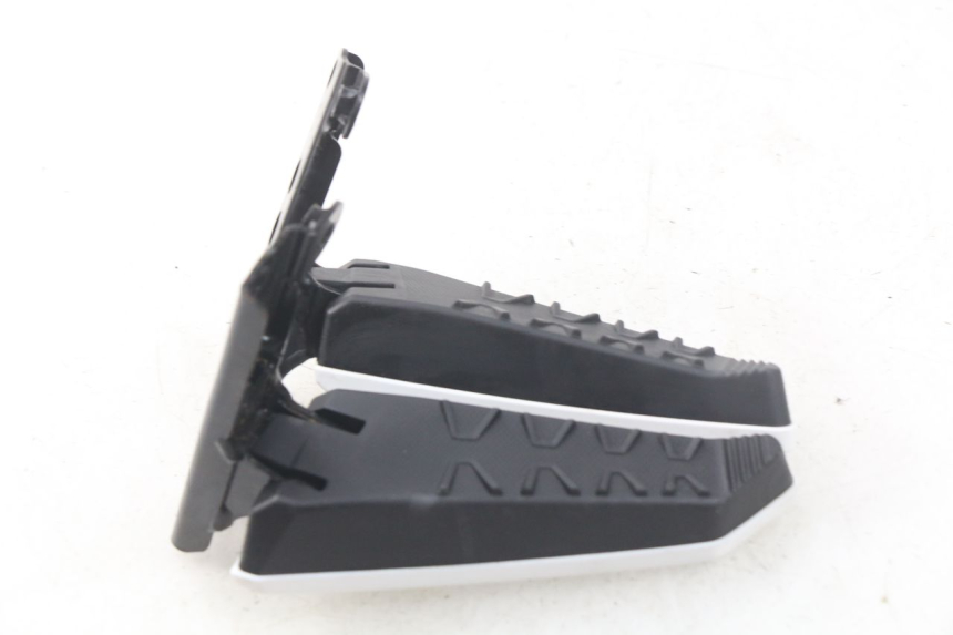 photo de PAR REPOSAPIES TRASERA MBK MW TRYPTIK 125 (2017 - 2022) - Estado de la superficie y material