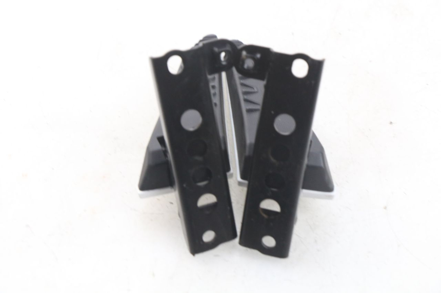 photo de PAR REPOSAPIES TRASERA MBK MW TRYPTIK 125 (2017 - 2022) - Recambio usado revisado