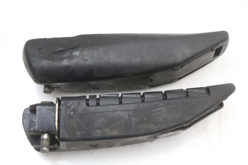 photo de PAR REPOSAPIES TRASERA MBK MW TRYPTIK 125 (2014 - 2016) - Primer plano técnico