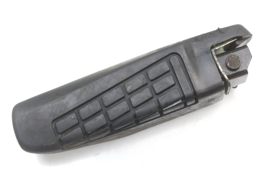 photo de PAR REPOSAPIES TRASERA MBK MW TRYPTIK 125 (2014 - 2016) - Detalles de los puntos de fijación