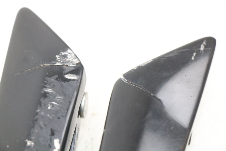 photo de PAR DE APOYAPIÉS TRASEROS PIAGGIO NEW TYPHOON 50 (2018 - 2021) - Detalle de la pieza