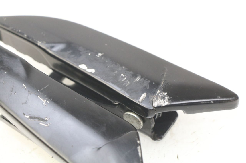 photo de PAR DE APOYAPIÉS TRASEROS PIAGGIO NEW TYPHOON 50 (2018 - 2021) - Otra perspectiva