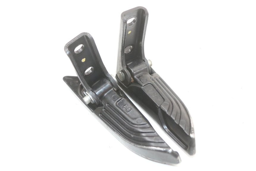 photo de PAR DE APOYAPIÉS TRASEROS PIAGGIO NEW TYPHOON 50 (2018 - 2021) - Detalles de los puntos de fijación