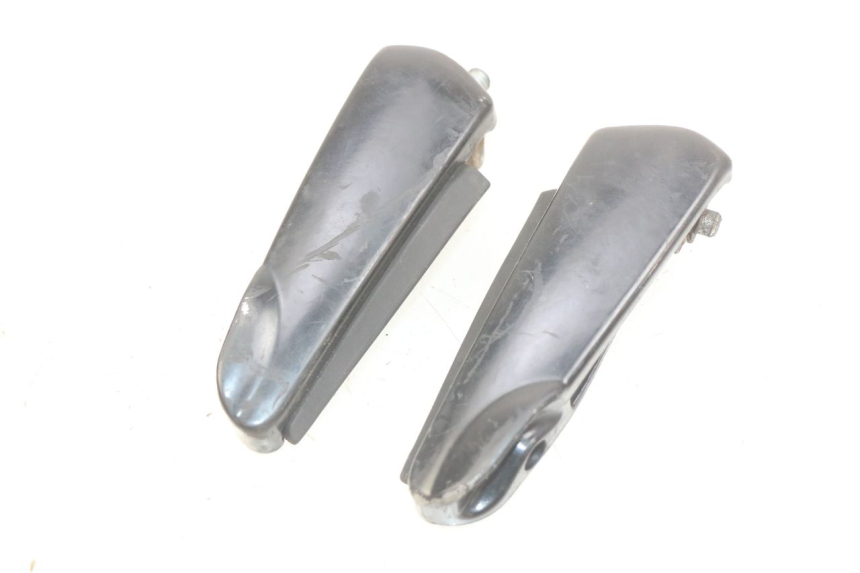 photo de PAR DE APOYAPIÉS TRASEROS GILERA NEXUS 125 (2007 - 2009) - Otra perspectiva