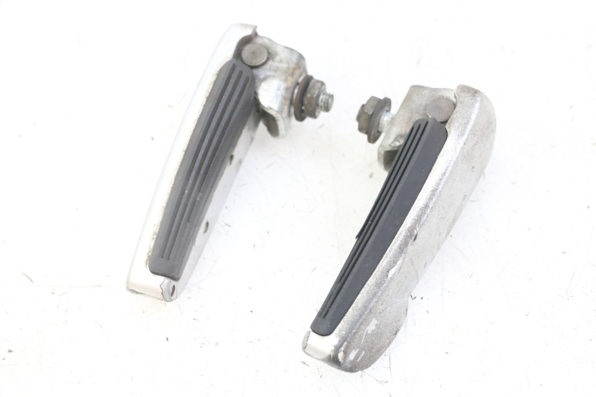 photo de PAR DE REPOSAPIÉS TRASEROS GILERA NEXUS 125 (2009 - 2013) - Vista principal