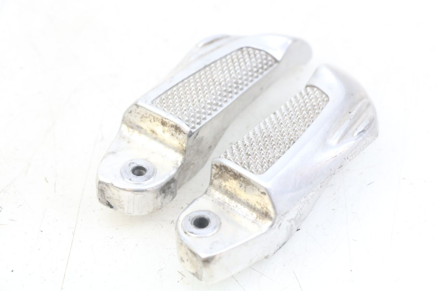 photo de PAR DE APOYAPIÉS TRASEROS HONDA NHX LEAD 110 (2008 - 2010) - Otra perspectiva