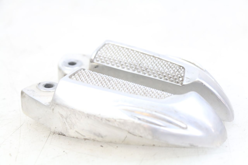 photo de PAR DE APOYAPIÉS TRASEROS HONDA NHX LEAD 110 (2008 - 2010) - Primer plano técnico