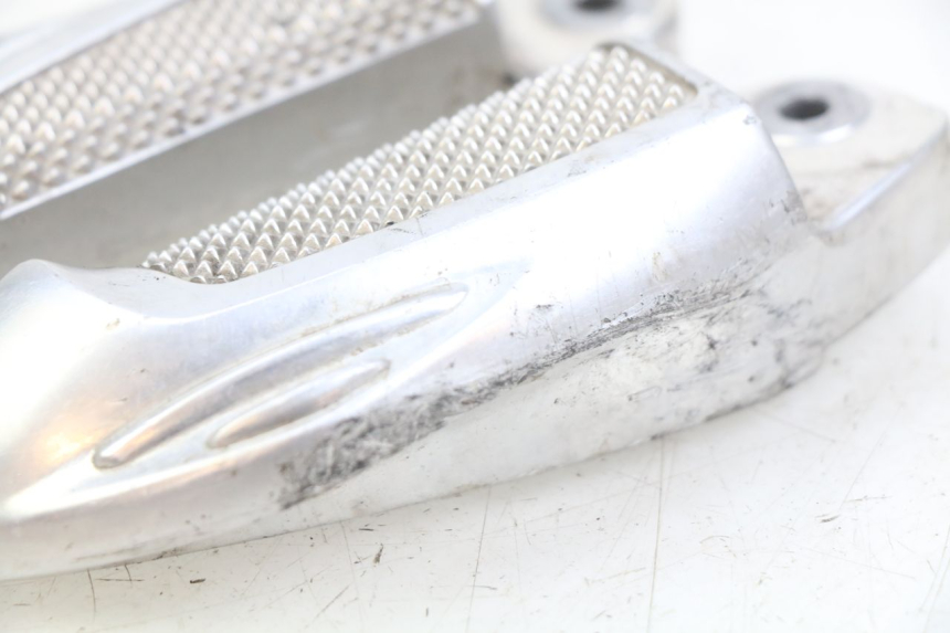 photo de PAR DE APOYAPIÉS TRASEROS HONDA NHX LEAD 110 (2008 - 2010) - Detalles de los puntos de fijación