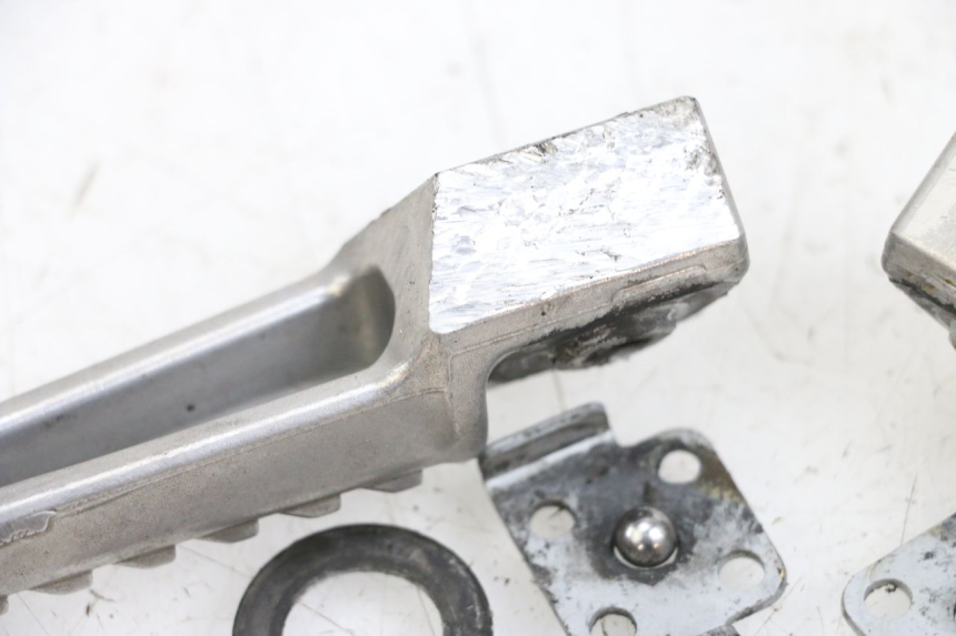 photo de PAR REPOSAPIES TRASERA KAWASAKI NINJA 400 (2018 - 2023) - Otra perspectiva