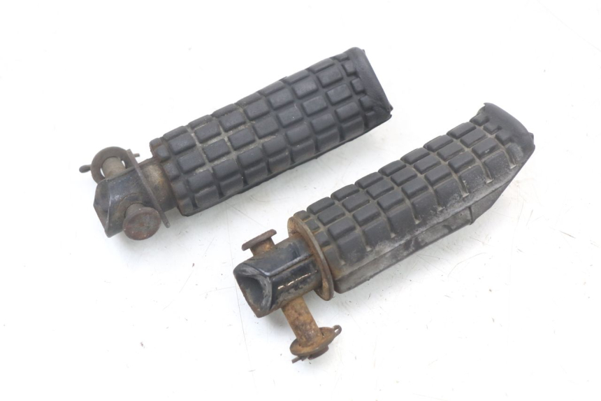 photo de PAR DE APOYAPIÉS TRASEROS HONDA NTV DEAUVILLE 650 (1998 - 2001) - Zoom estado de uso