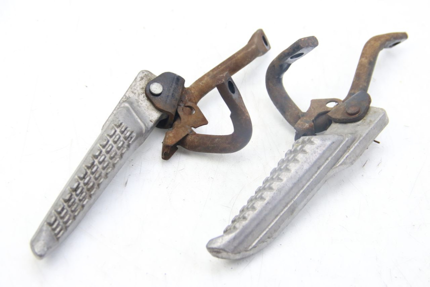 photo de PAR DE APOYAPIÉS TRASEROS SELECT UP OCTALIS 125 (2007 - 2012) - Vista principal