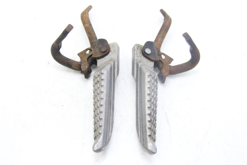 photo de PAR DE APOYAPIÉS TRASEROS SELECT UP OCTALIS 125 (2007 - 2012) - Recambio usado revisado