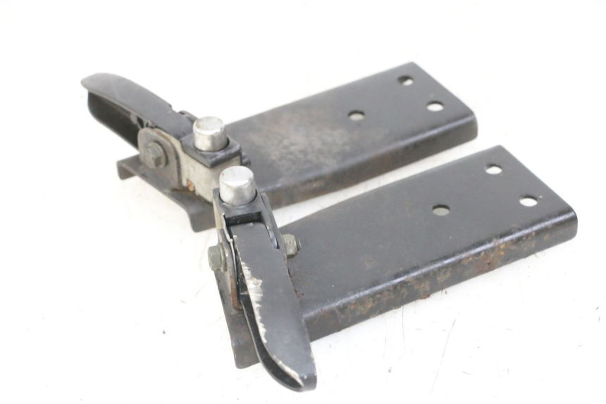 photo de PAR REPOSAPIES TRASERA JM MOTORS OLDIES GT 4T 50 (2018 - 2025) - Zoom estado de uso