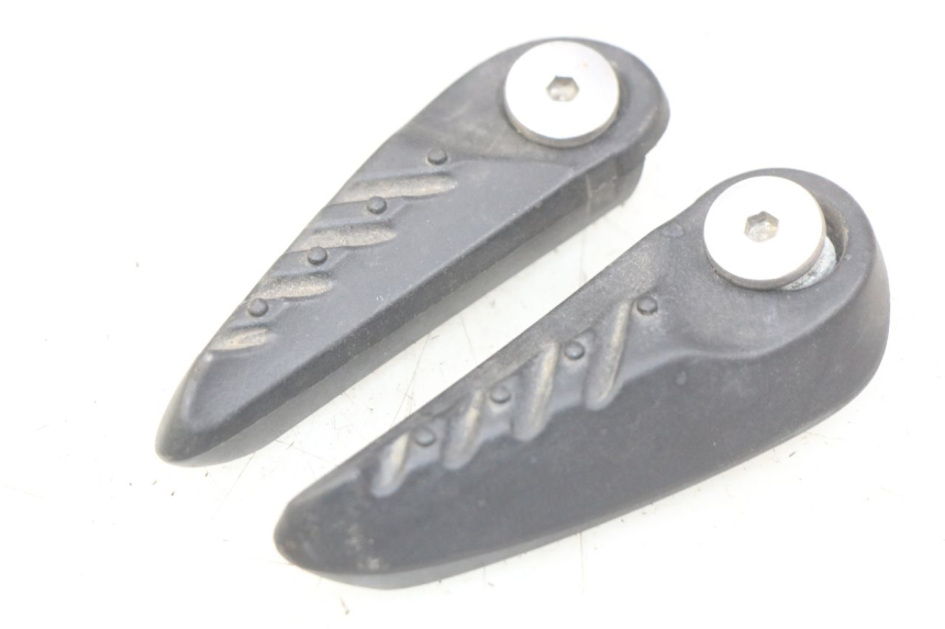 photo de PAR DE APOYAPIÉS TRASEROS MBK OVETTO 2T 50 (2007 - 2017) - Zoom estado de uso